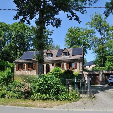 Tres Belle Villa 4 Facades Dans Quartier Vert Et Arbore - 5 Kms De Namur Exterior photo